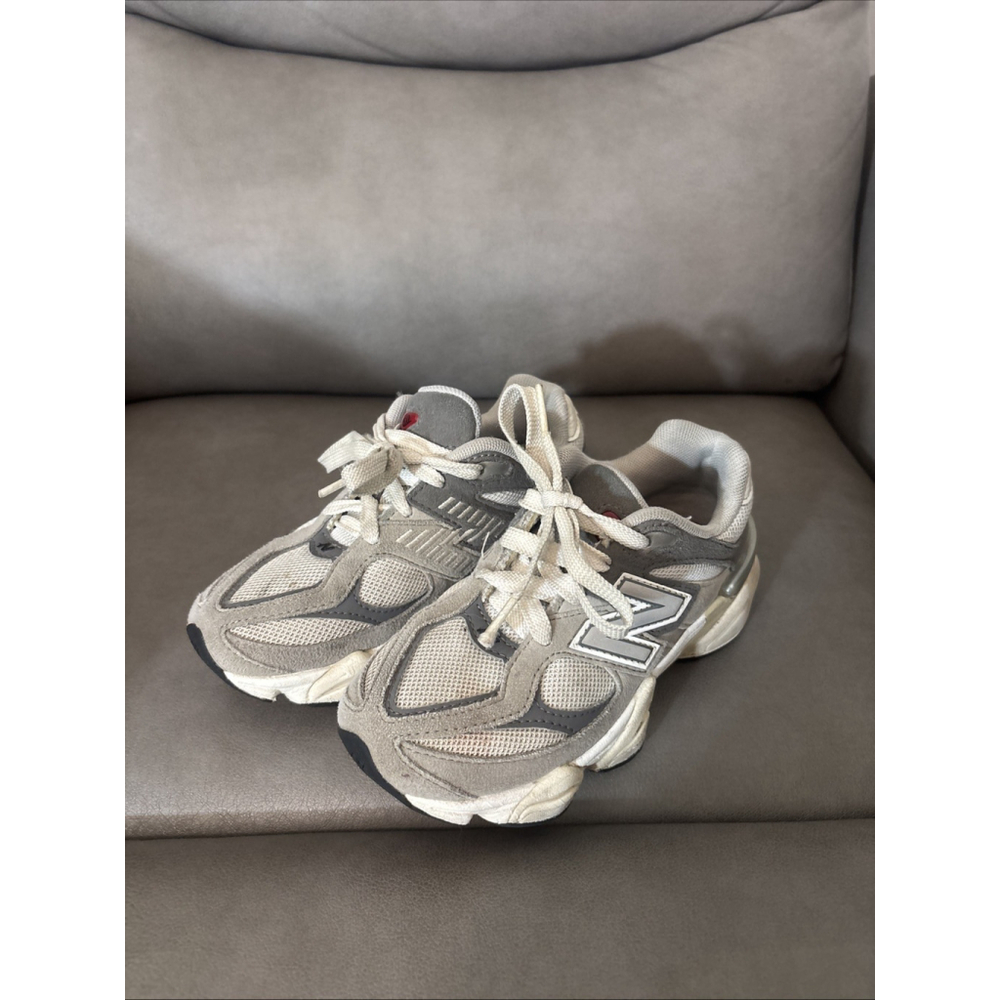 GUC BOY’S NEW BALANCE 9060 SNEAKERS SIZE 13 BOY GREY PC9060GY